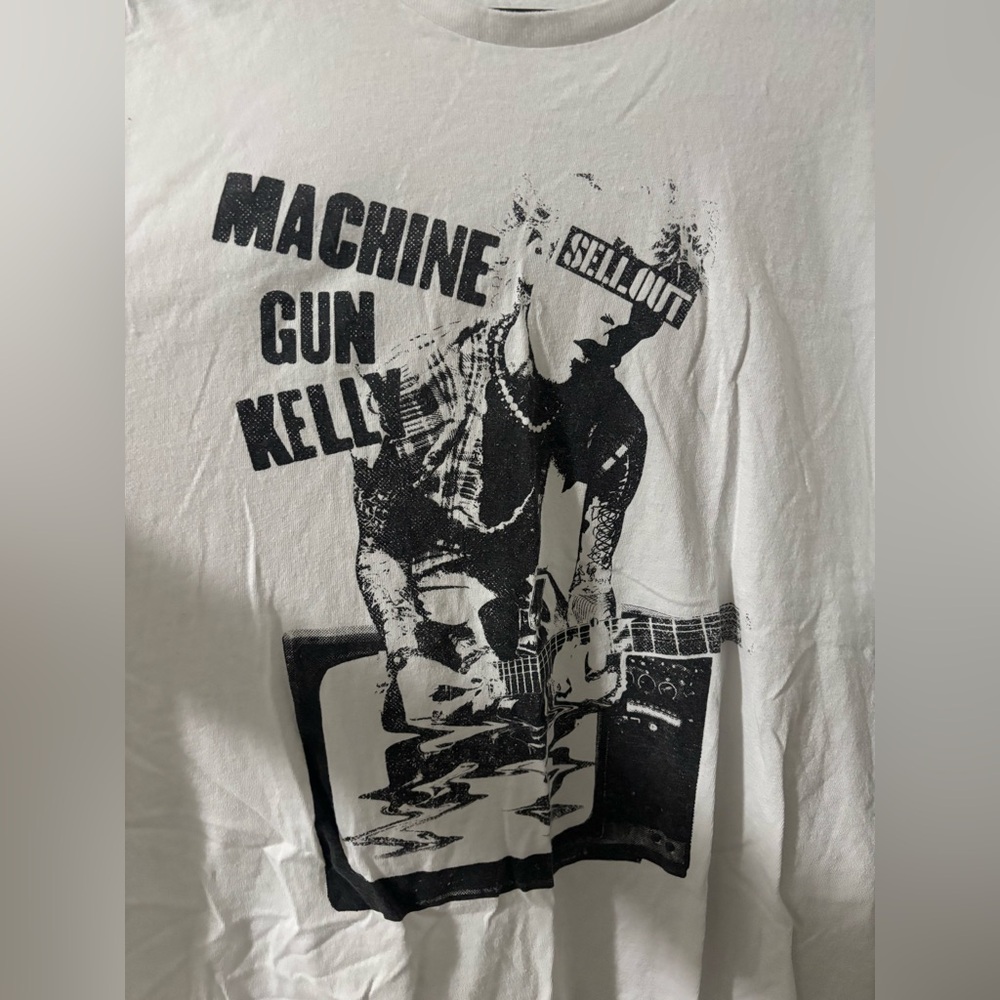 Rue21 White Graphic Tee featuring Machine Gun Kelly